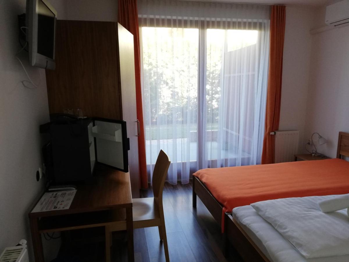 Baláca Panzió Veszprém Exterior foto