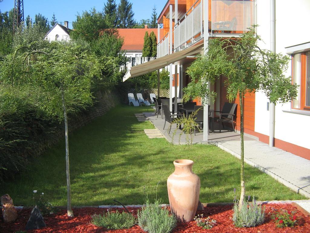 Baláca Panzió Veszprém Exterior foto