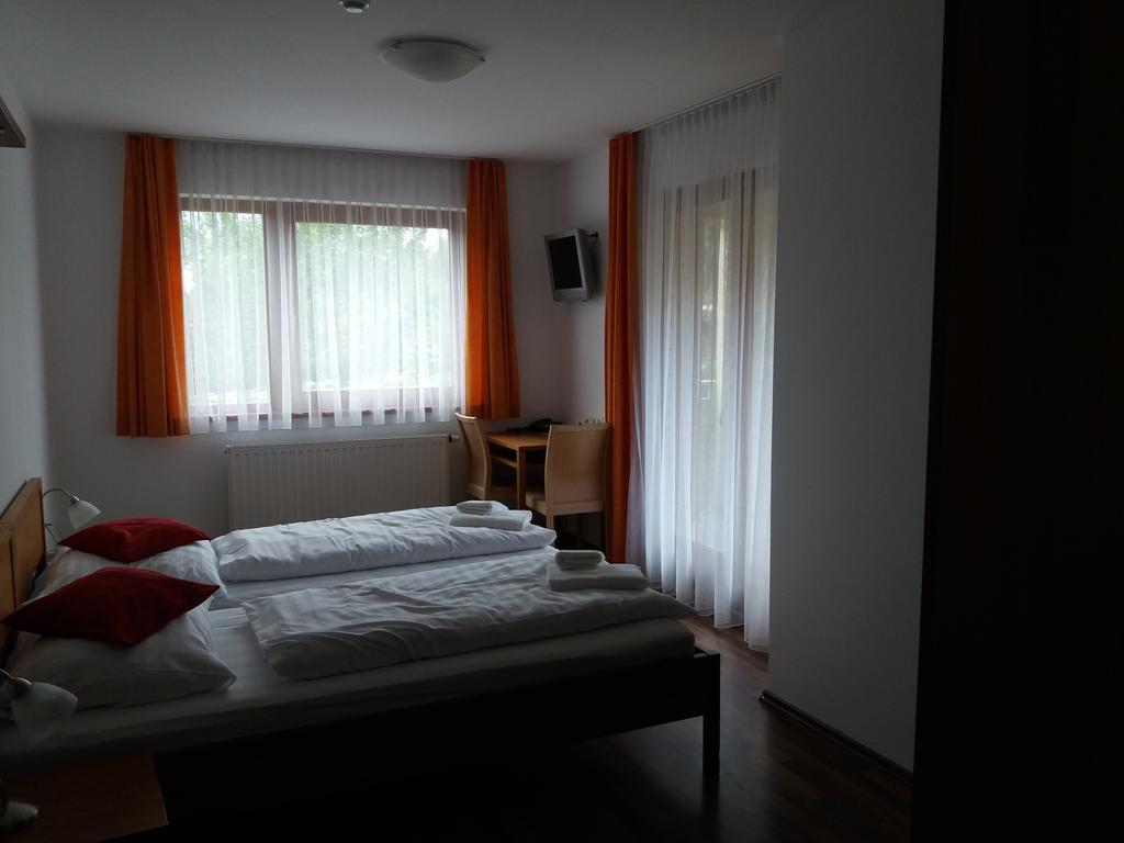 Baláca Panzió Veszprém Exterior foto
