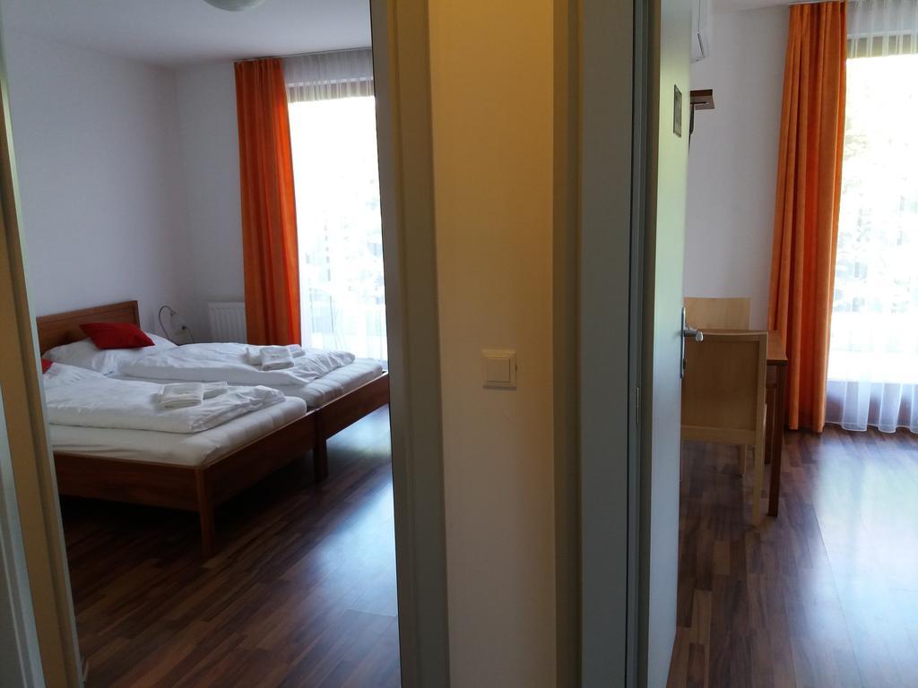 Baláca Panzió Veszprém Exterior foto